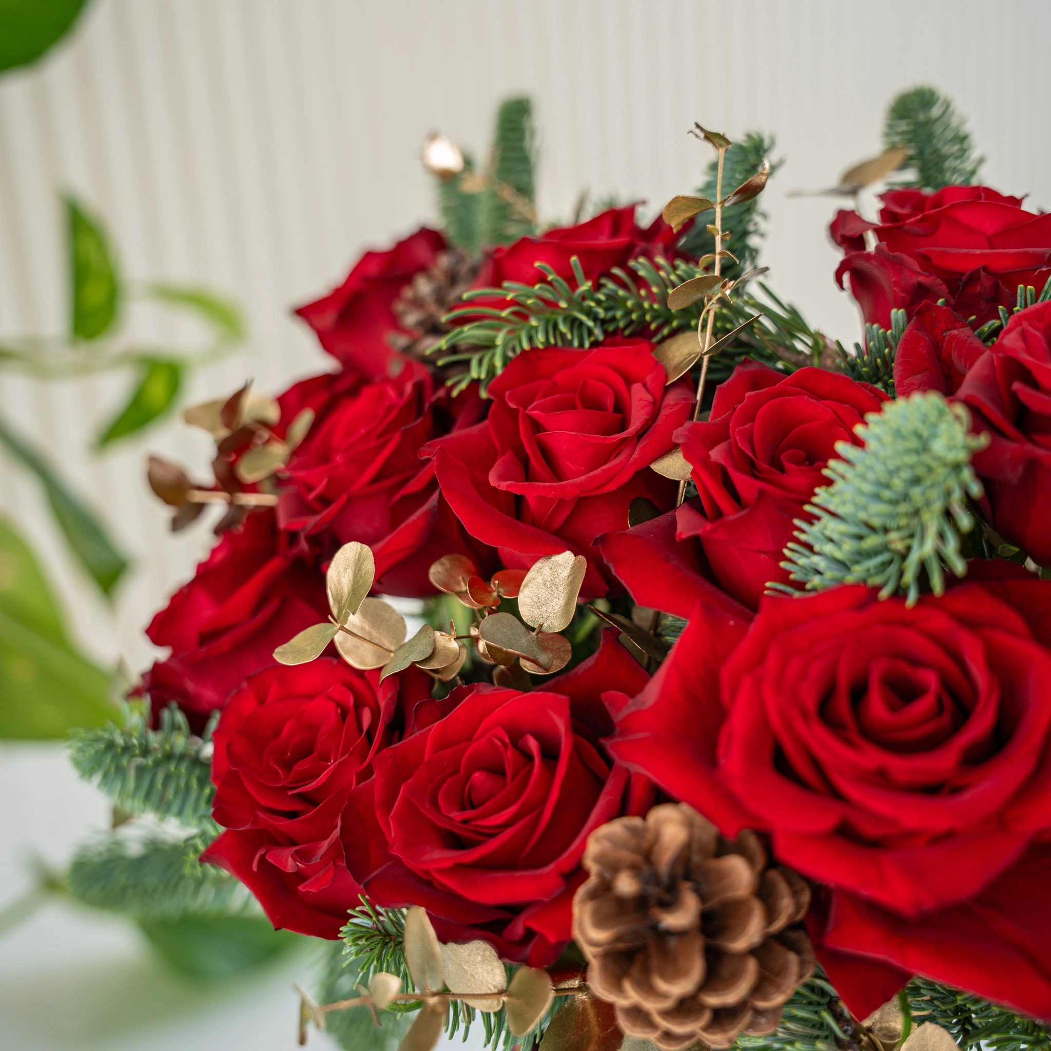 Shop Xmas Scarlet Elegance Vase | Same-Day Delivery