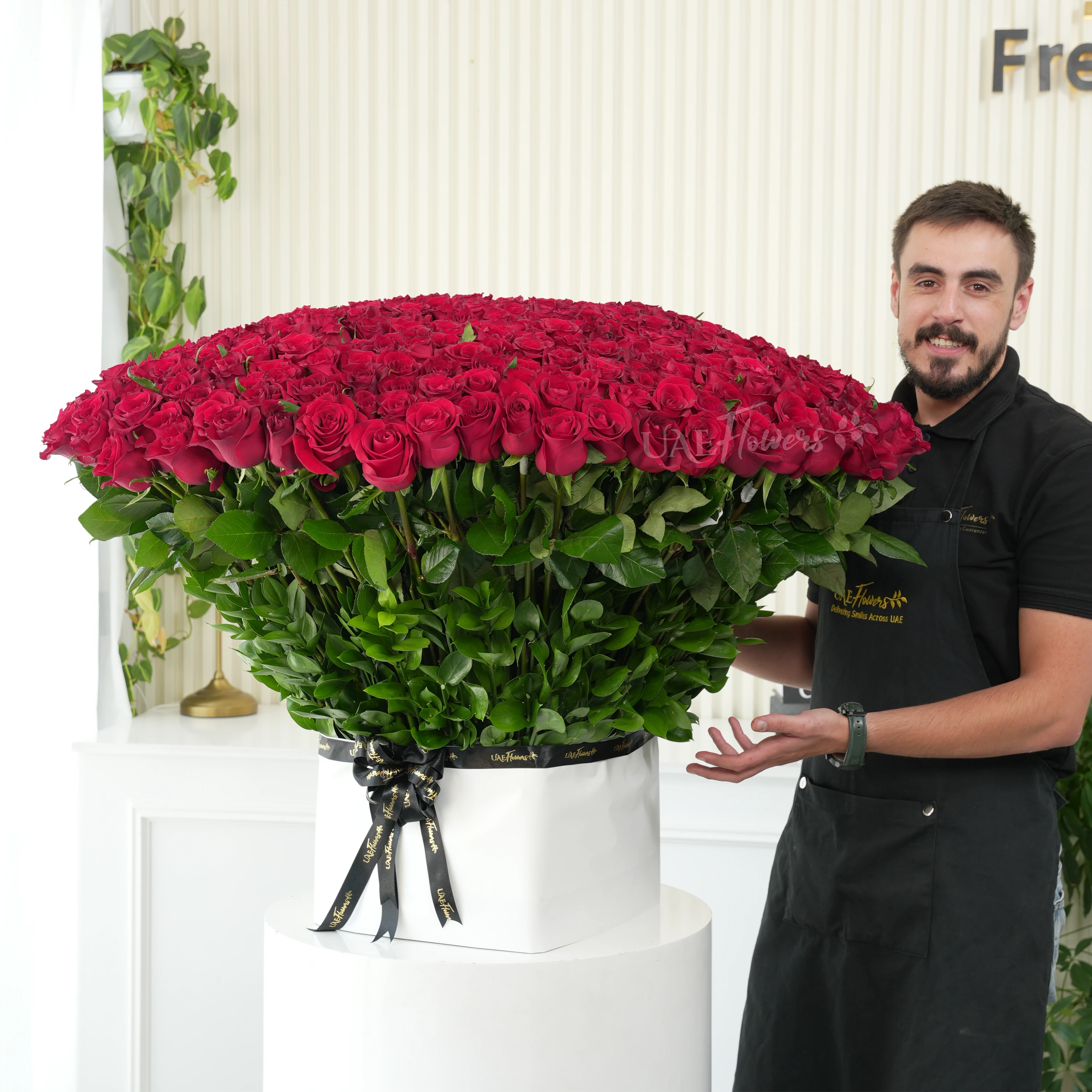 Bouquet of 500 Red Roses with green fillers