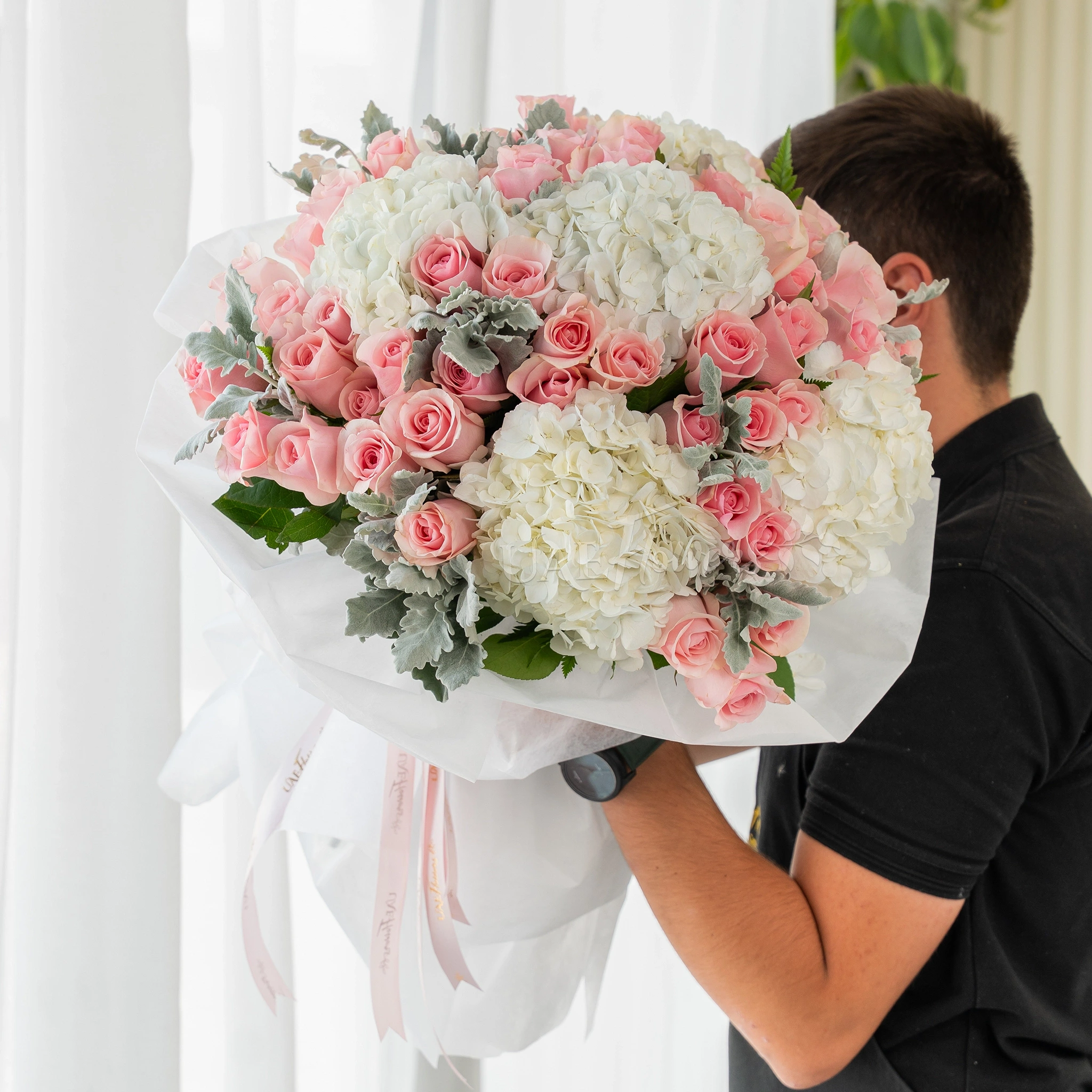 Luxury pink roses and white hydrangeas bouquet UAE