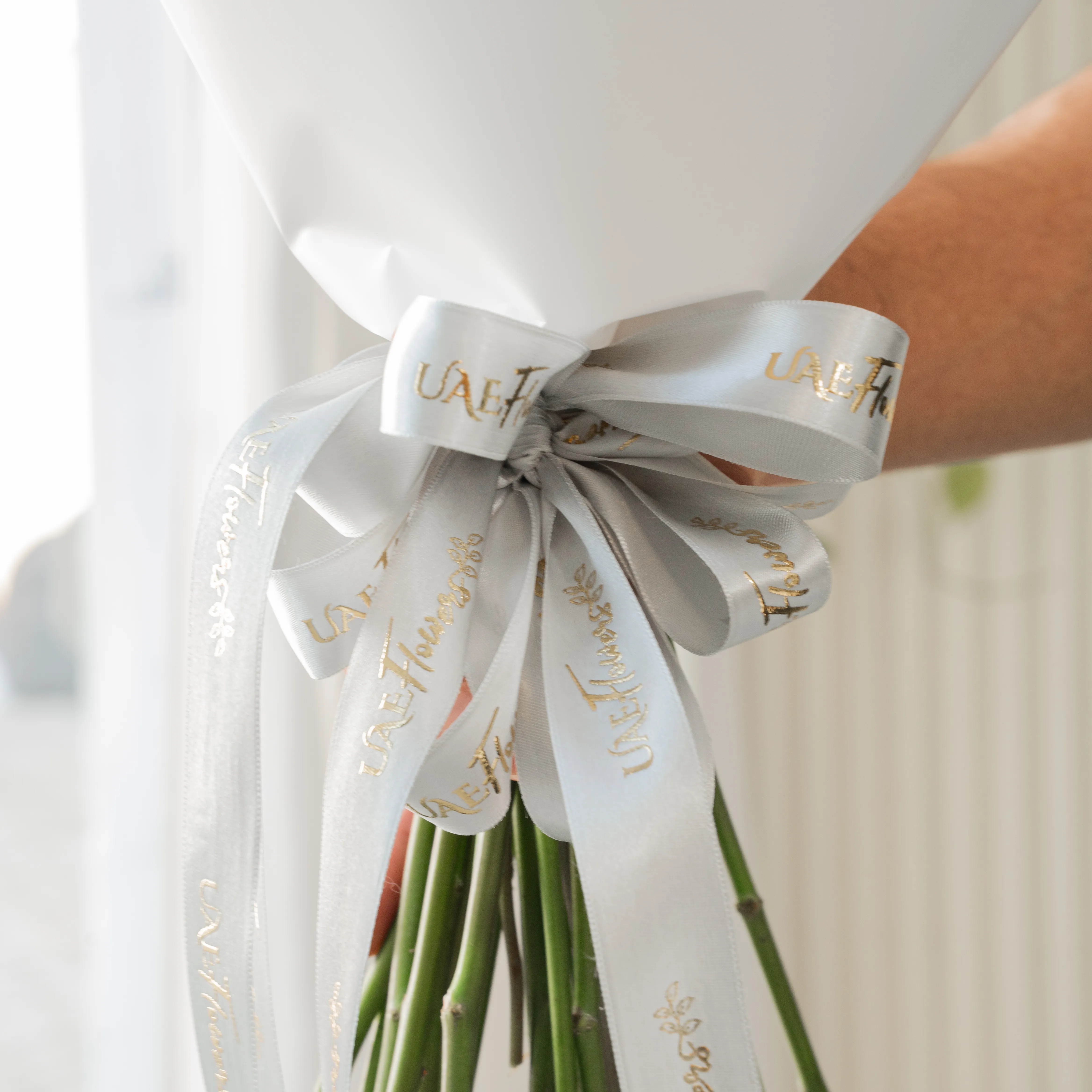 Order 30 White Roses Hand Bouquet