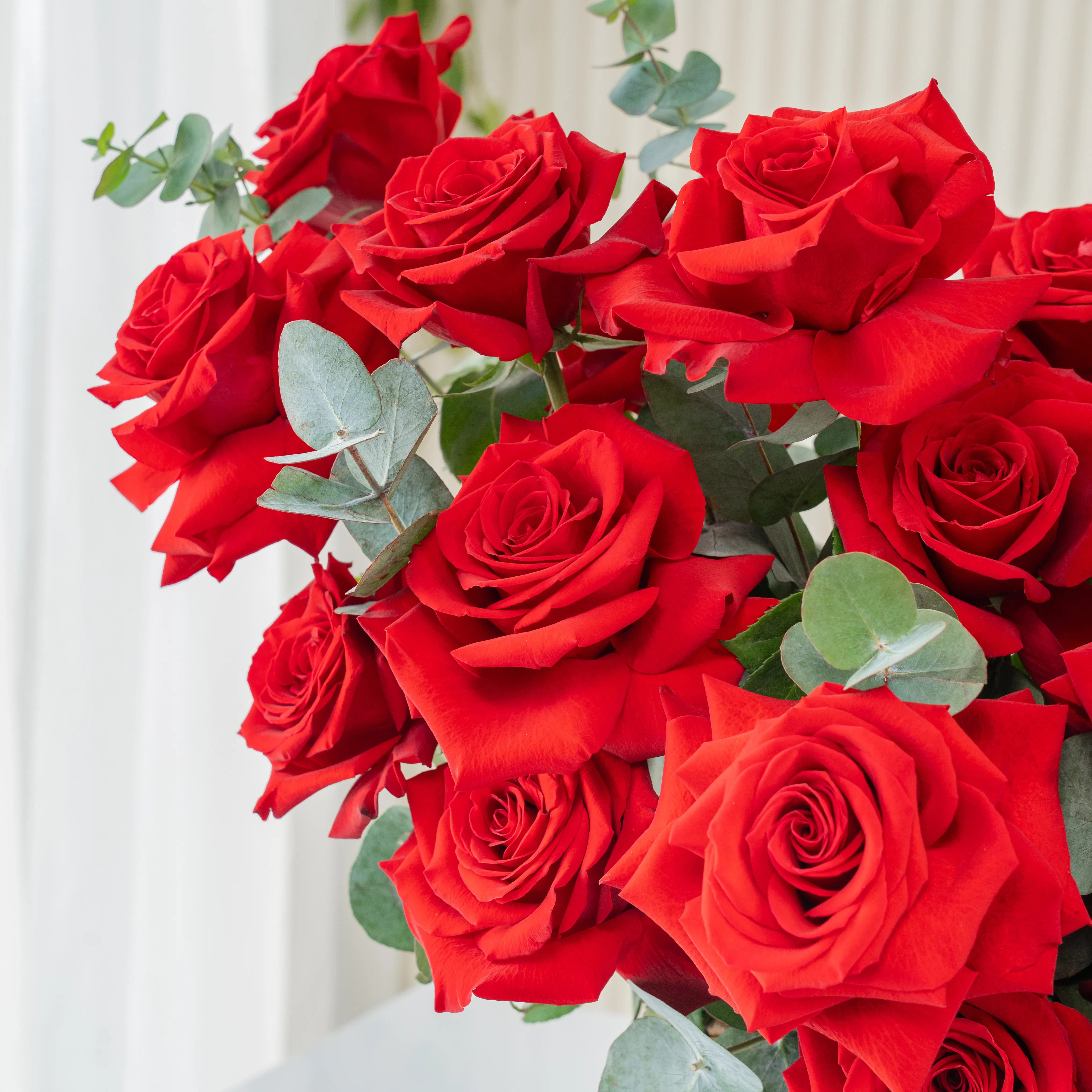 30 Opened Roses in a Basket