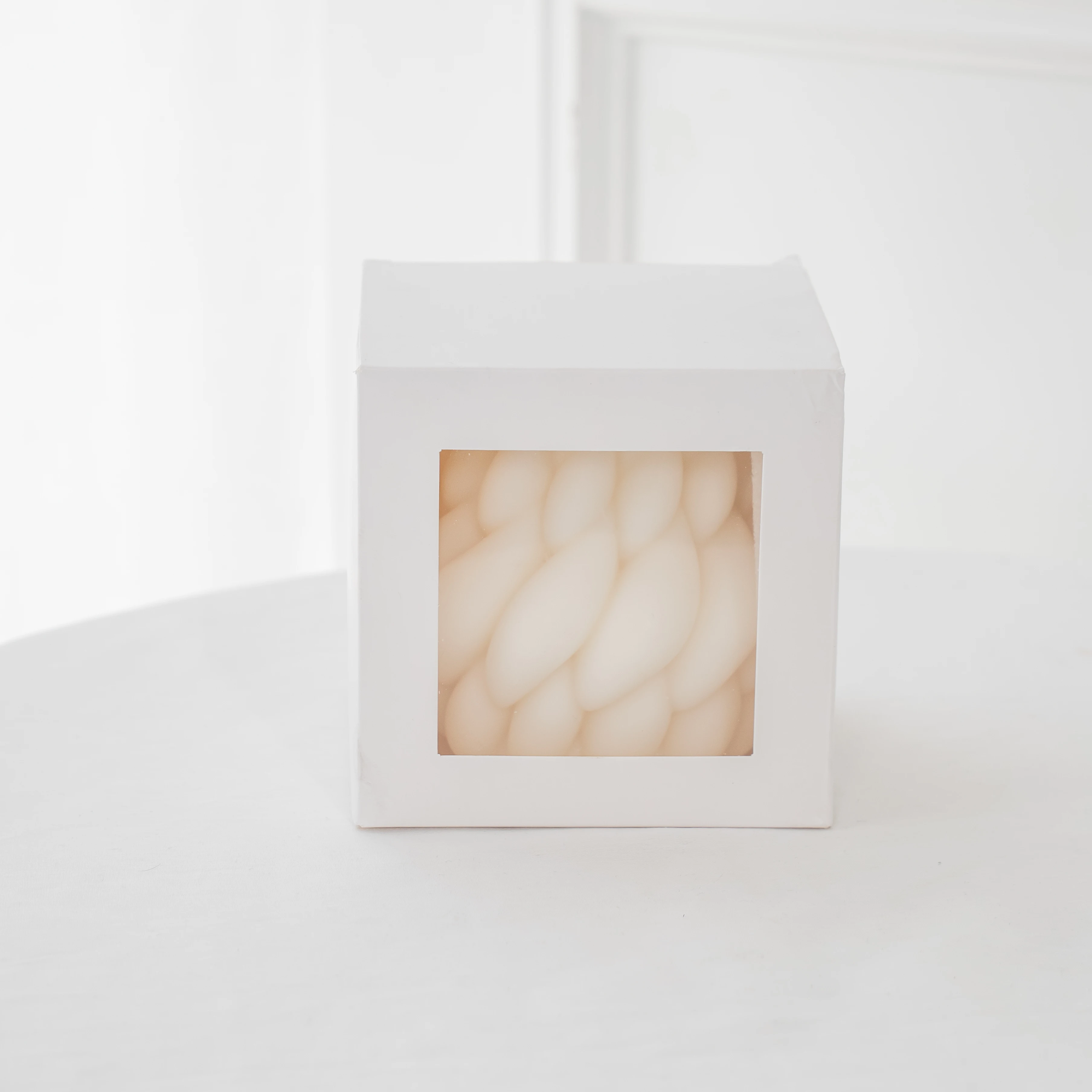 Minimal white decorative candle for home decor available for delivery in Dubai Abu Dhabi Sharjah UAE