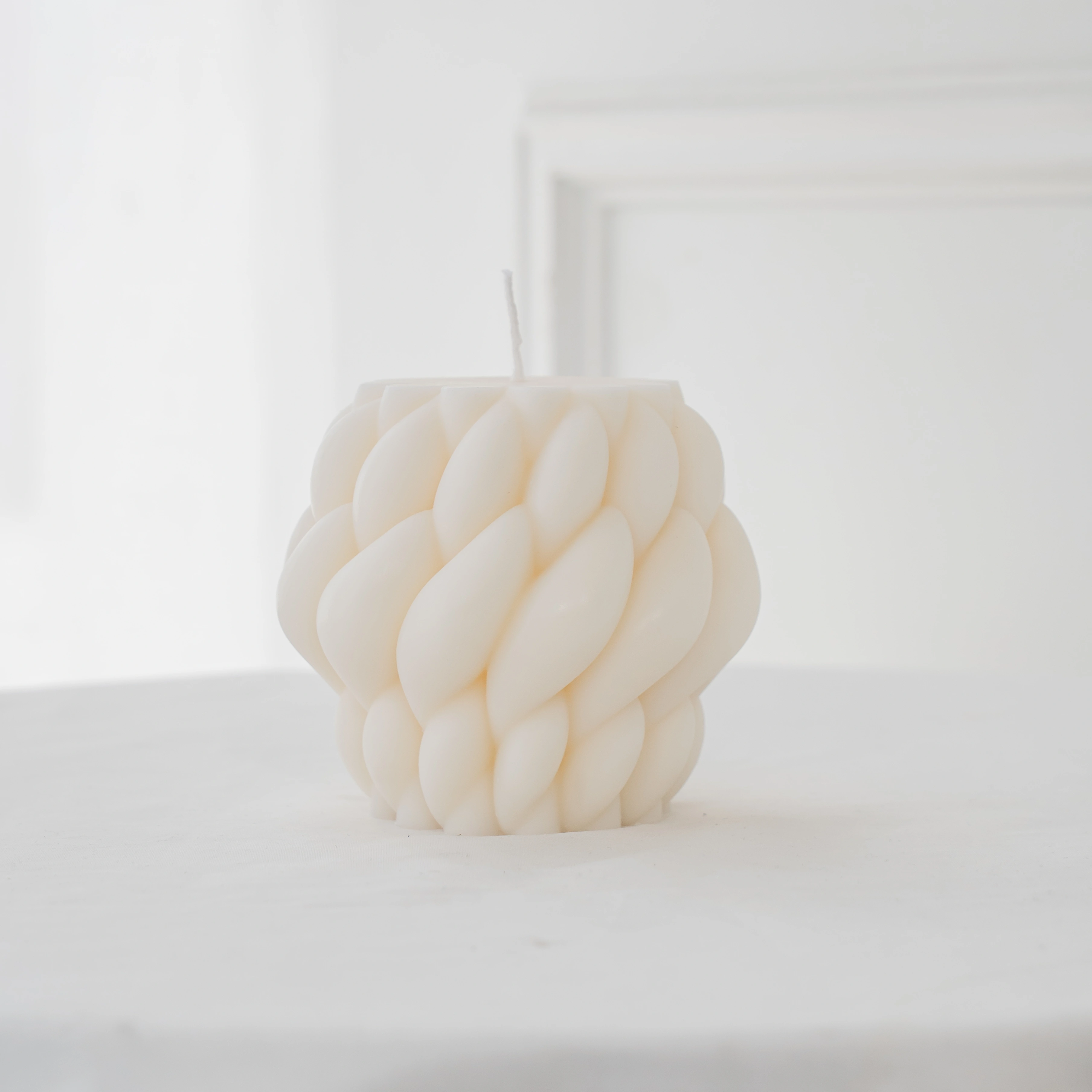 Minimal white decorative candle for home decor available for delivery in Dubai Abu Dhabi Sharjah UAE