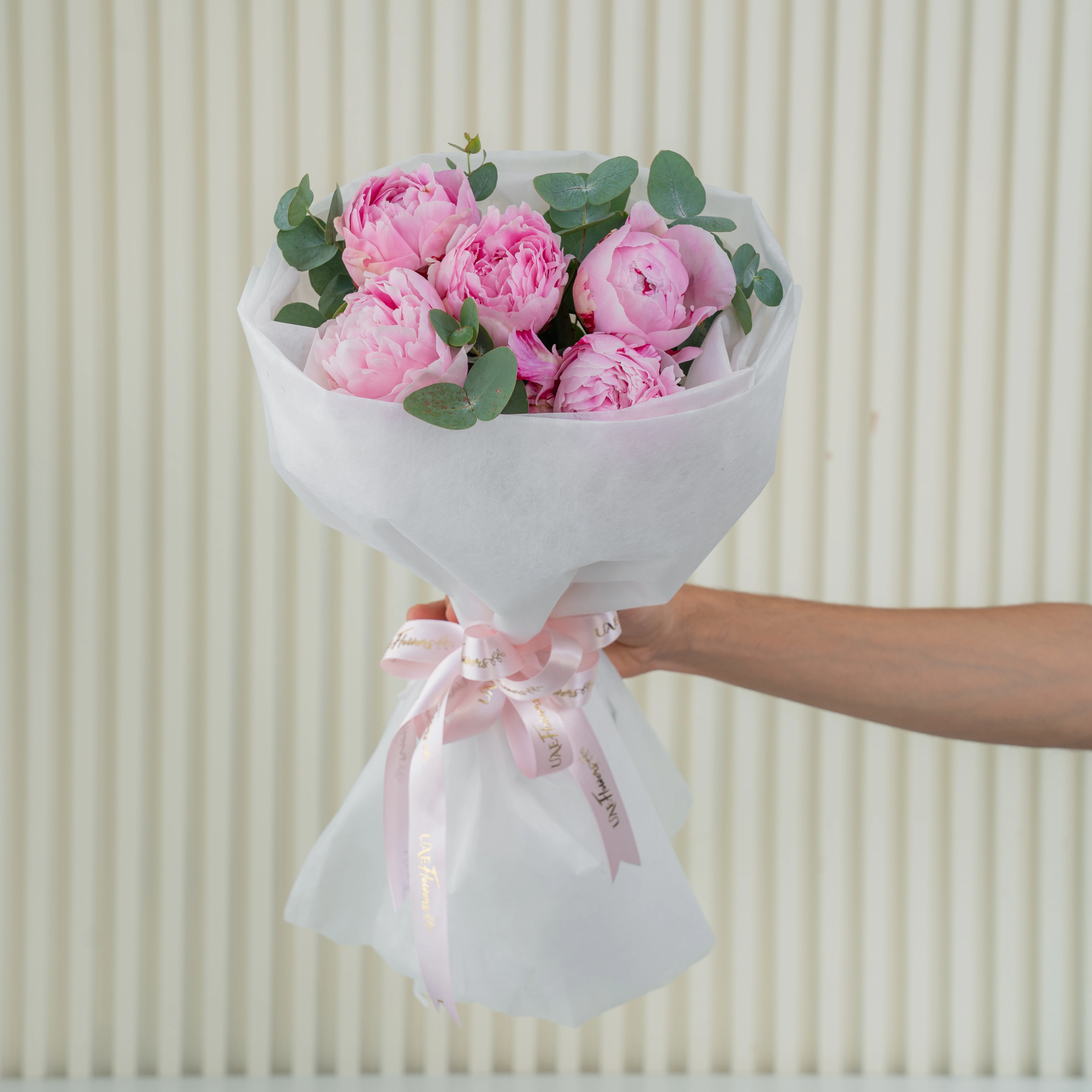 bouquet of 5 pink peonies with fillers