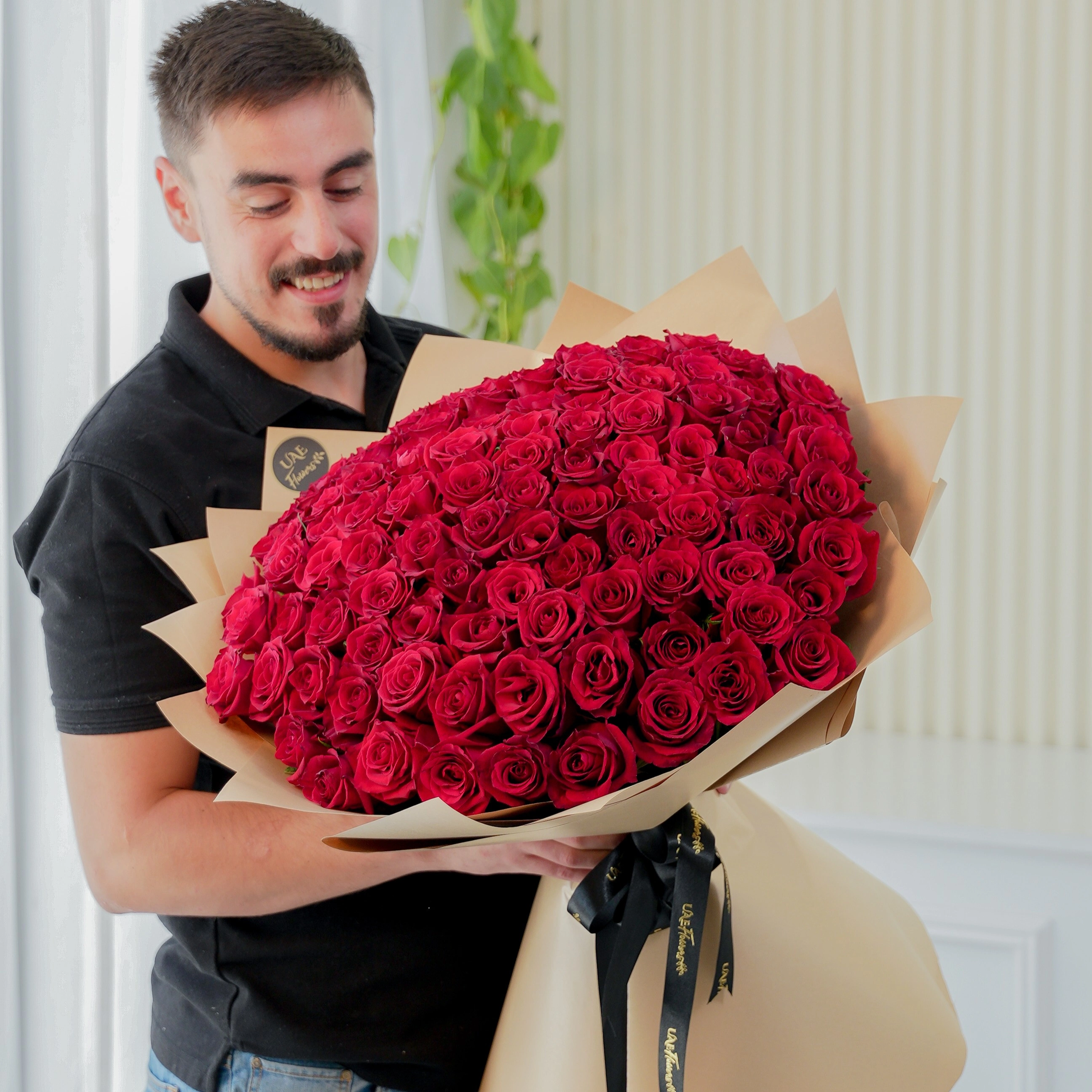 bouquet of 100 red roses