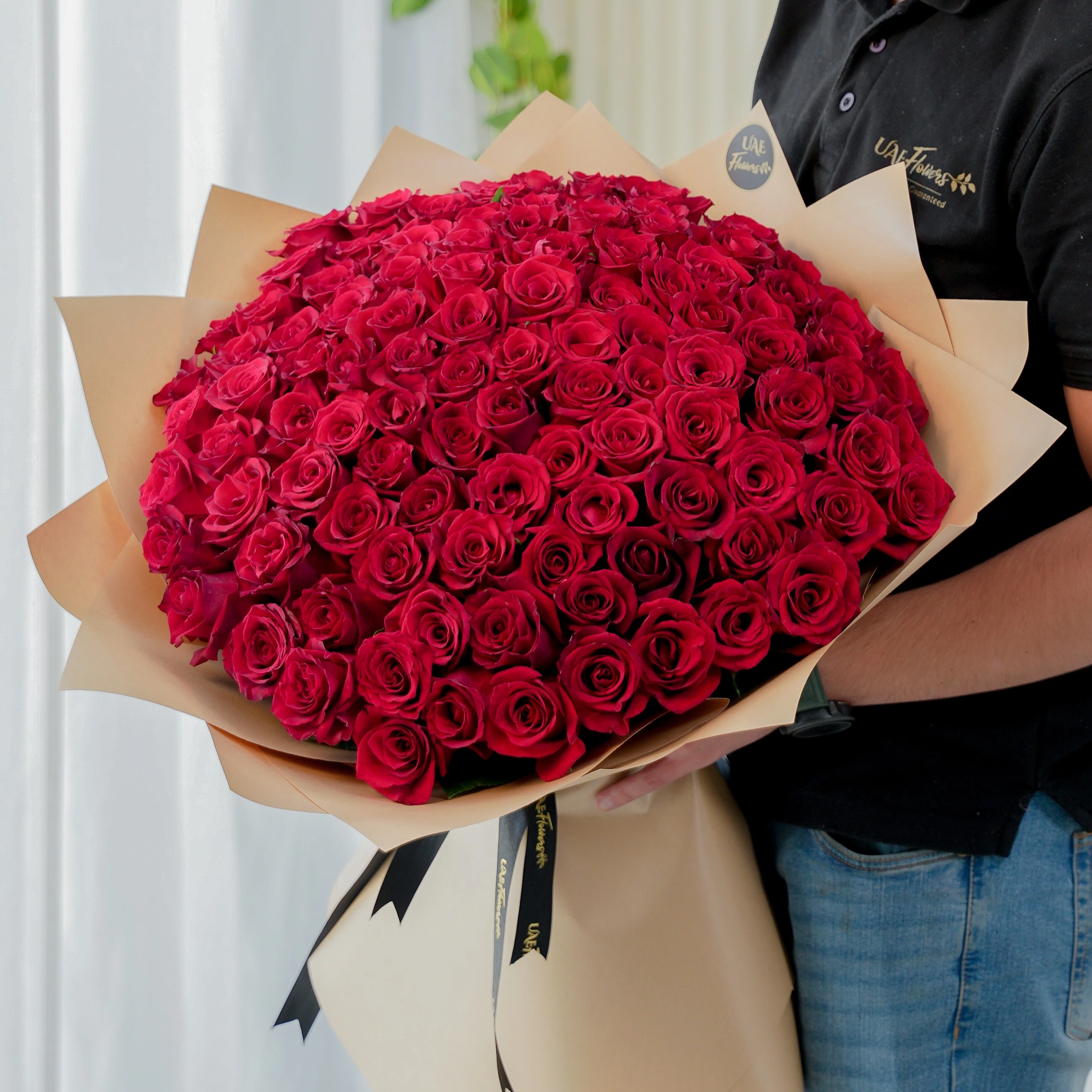 bouquet of 100 red roses