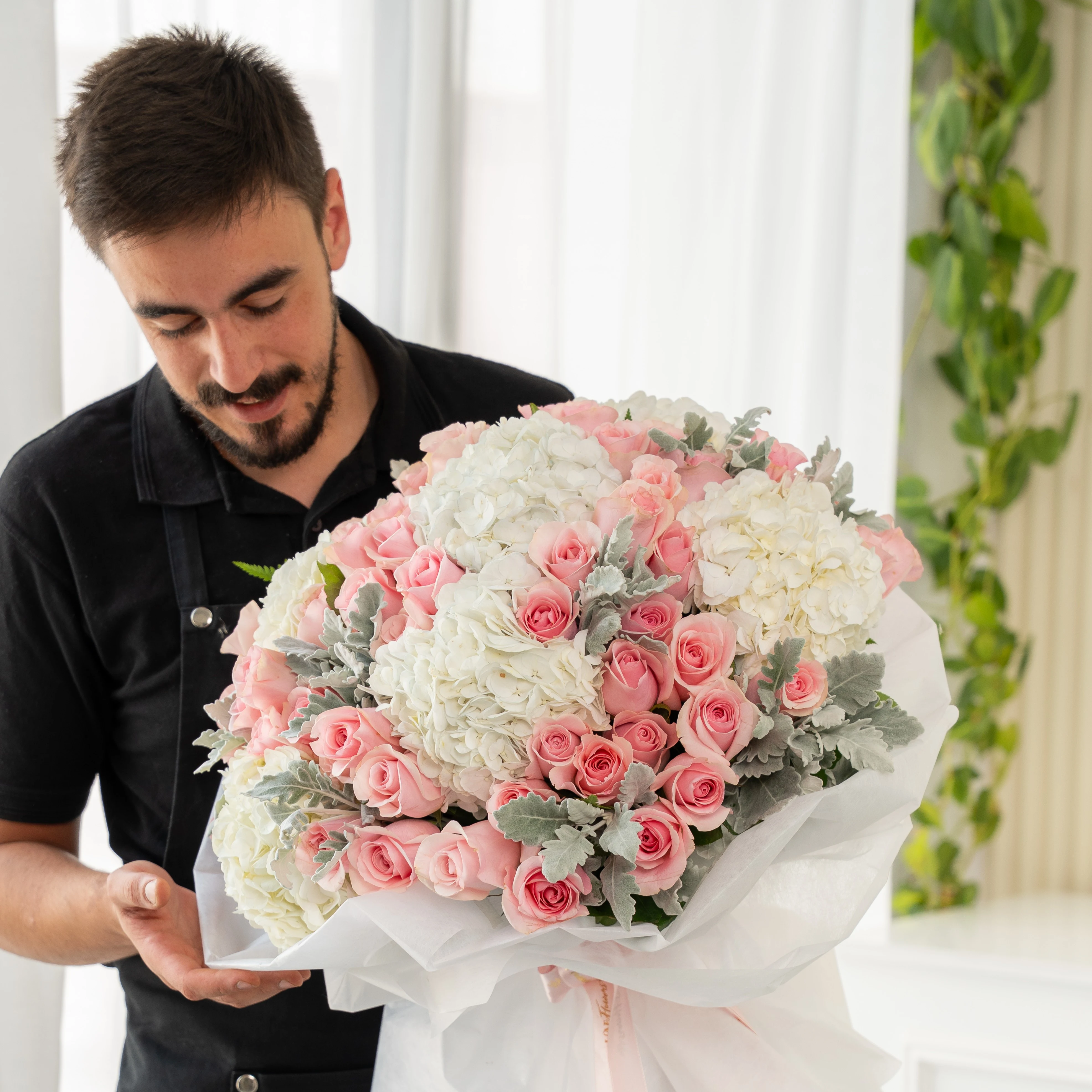 Luxury pink roses and white hydrangeas bouquet UAE